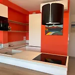 Appartement Standing Accès Direct 3min à Pieds,parking Privée, Wifi, Netflix Vias
