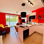 Appartement Standing Accès Direct 3min à Pieds,parking Privée, Wifi, Netflix Vias