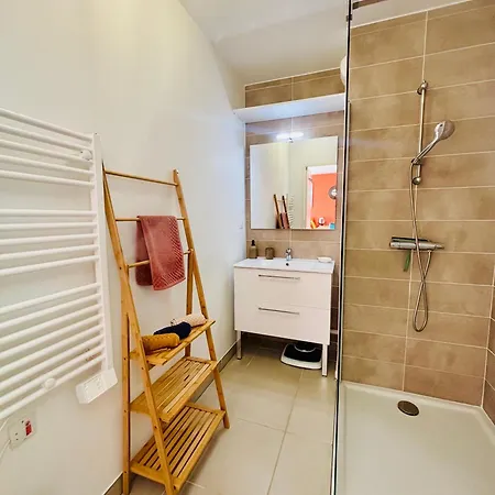 Standing Accès Direct 3min à Pieds,parking Privée, Wifi, Netflix *