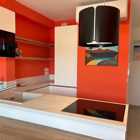 Lejlighed Standing Acces Direct 3min A Pieds,parking Privee, Wifi, Netflix Vias