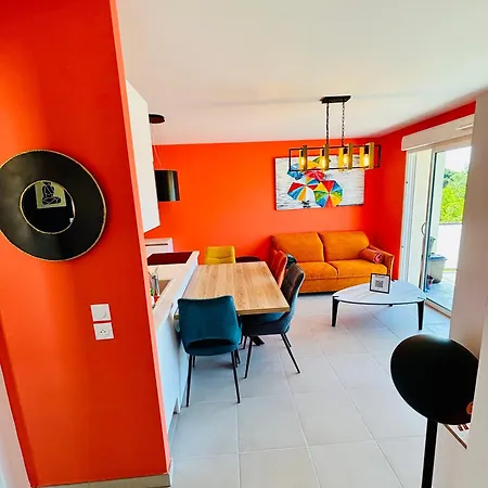 Haut Standing Acces Direct Mer 3Min A Pieds,Parking Privee, Wifi, Netflix Appartement *