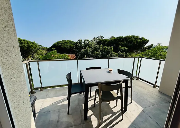 Standing Accès Direct 3min à Pieds,parking Privée, Wifi, Netflix Apartment Vias