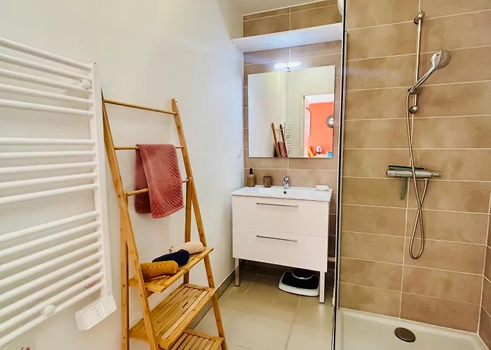 Standing Accès Direct 3min à Pieds,parking Privée, Wifi, Netflix *